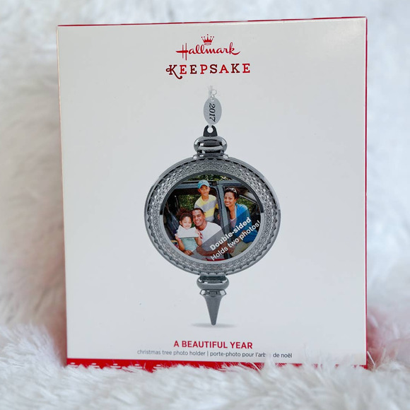Hallmark Keepsake 2017 A Beautiful Year Two sided Christmas Ornament - Picture 1 of 1